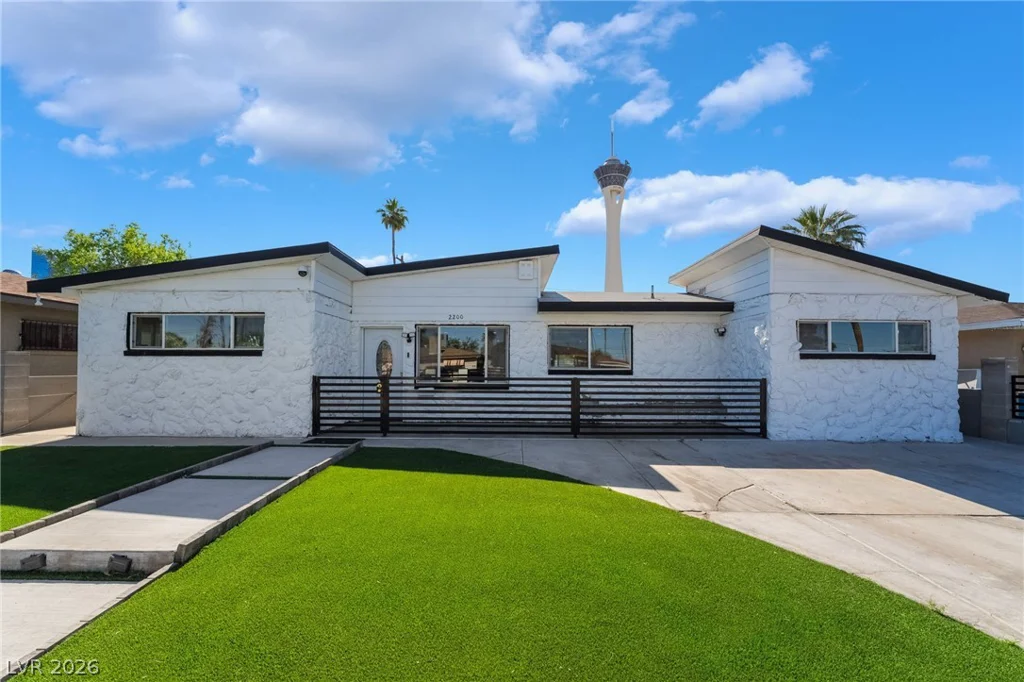 2200 Santa Ynez, Las Vegas, NV 89104