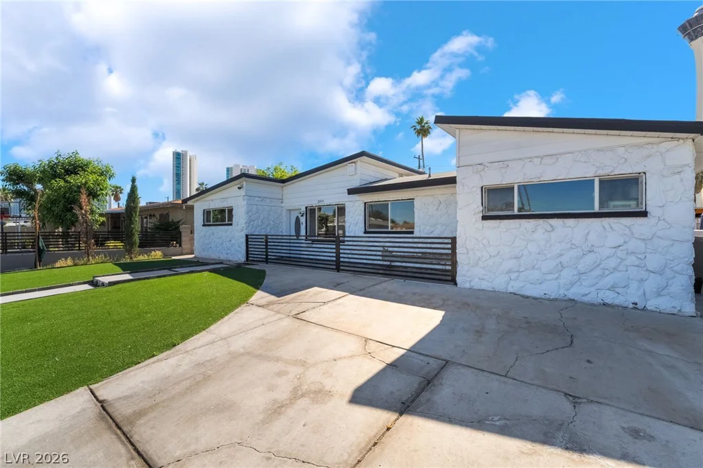 2200 Santa Ynez, Las Vegas, NV 89104