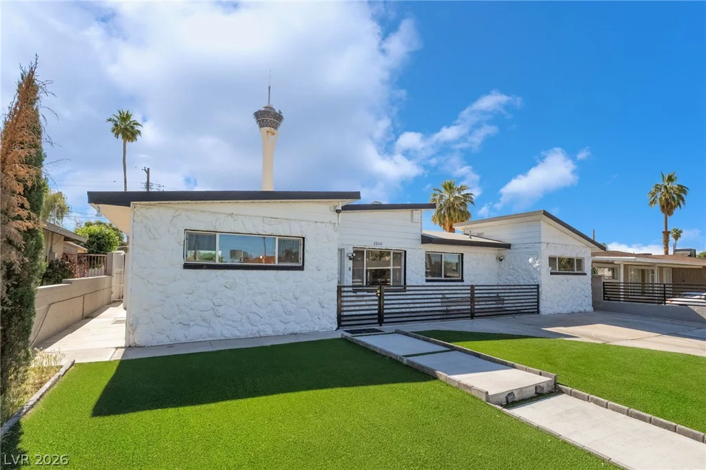 2200 Santa Ynez, Las Vegas, NV 89104