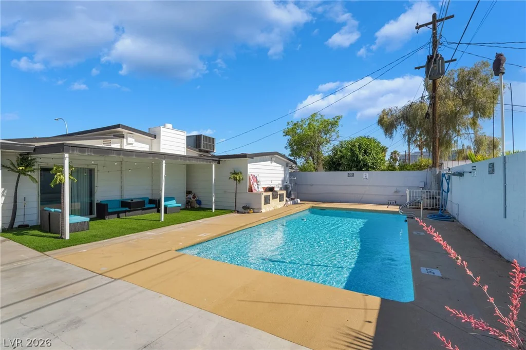 2200 Santa Ynez, Las Vegas, NV 89104