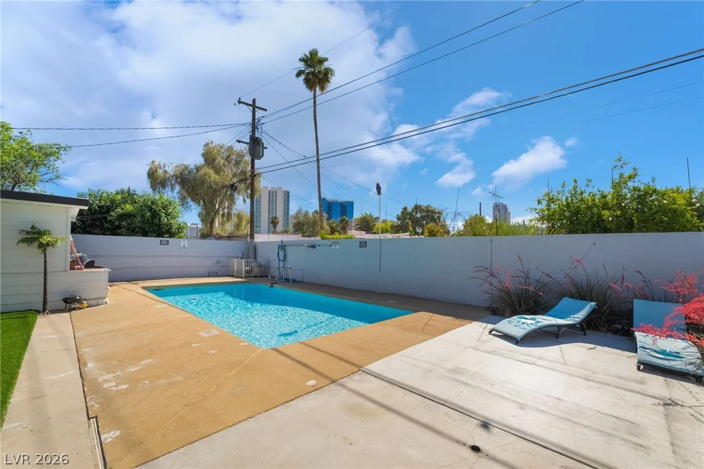 2200 Santa Ynez, Las Vegas, NV 89104