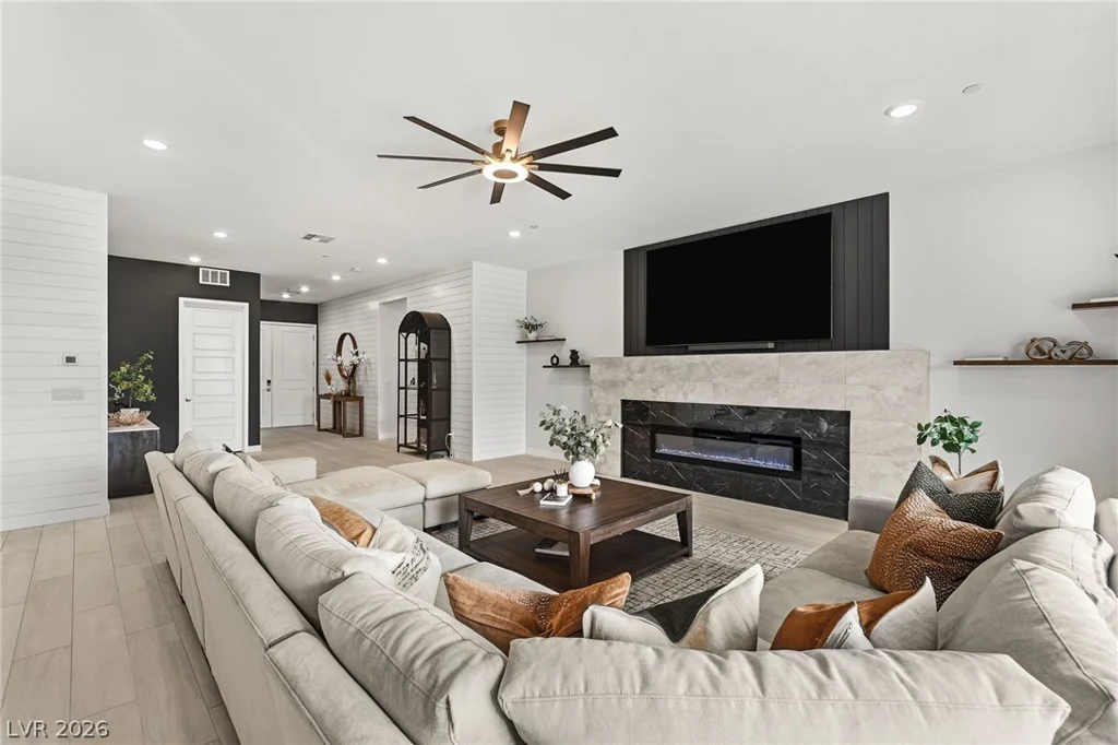 9525 Fisher, Las Vegas, NV 89149
