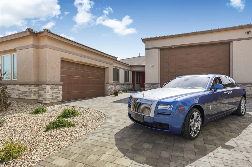 9525 Fisher, Las Vegas, NV 89149