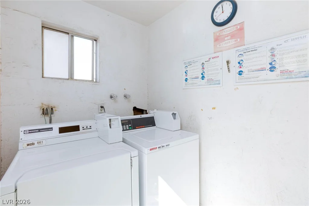 3821 1/2 Daisy, Las Vegas, NV 89119