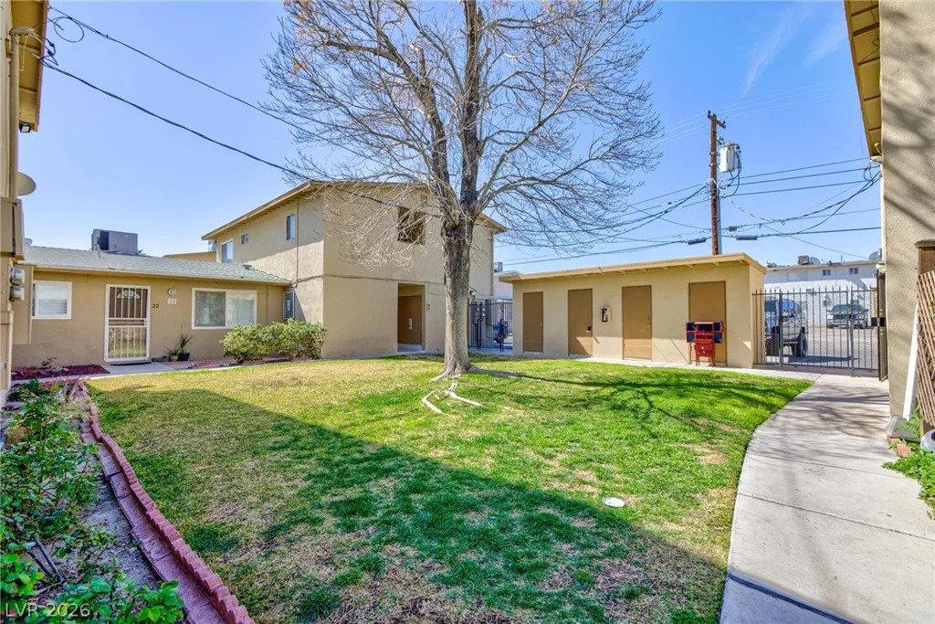 3821 1/2 Daisy, Las Vegas, NV 89119