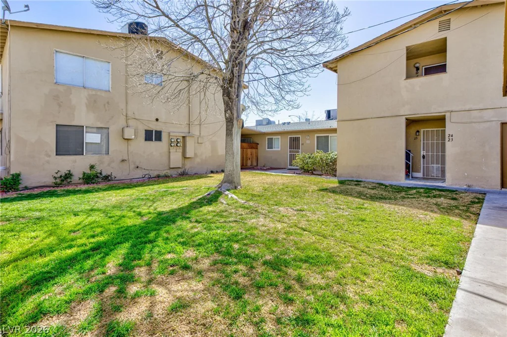 3821 1/2 Daisy, Las Vegas, NV 89119