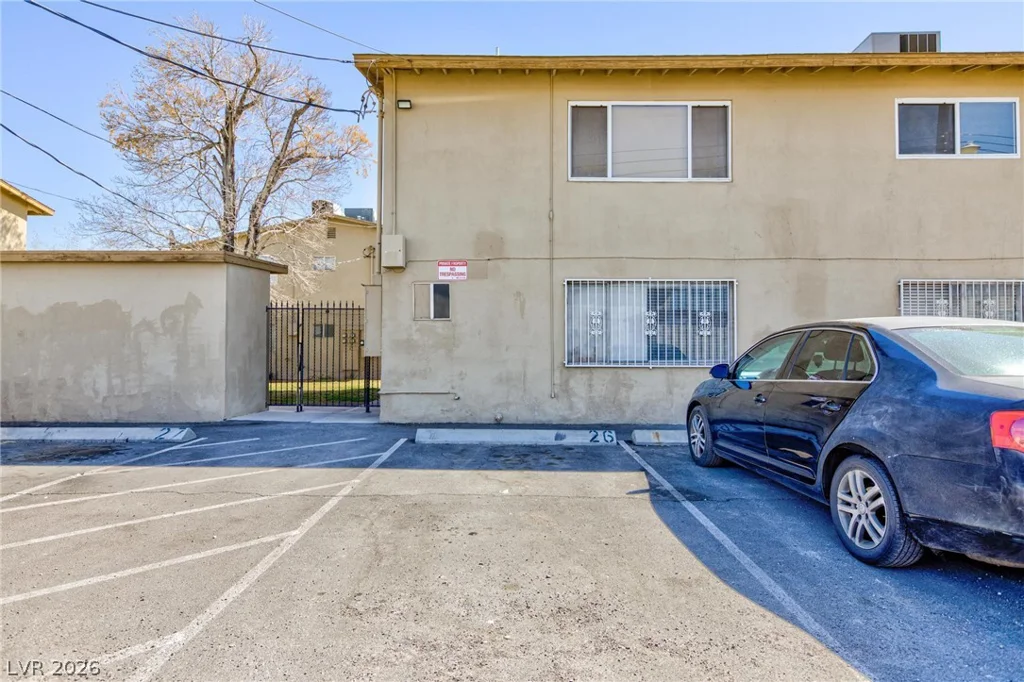 3821 1/2 Daisy, Las Vegas, NV 89119