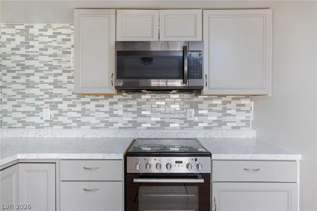 3821 1/2 Daisy, Las Vegas, NV 89119