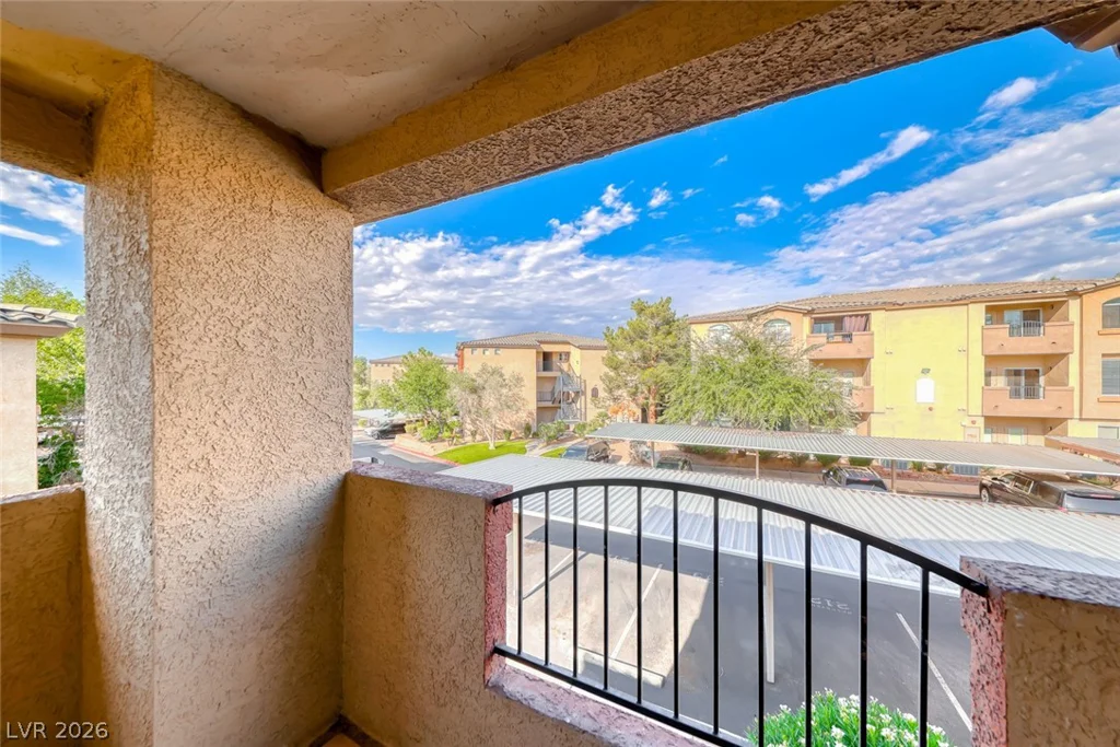 4400 Jones, Las Vegas, NV 89103