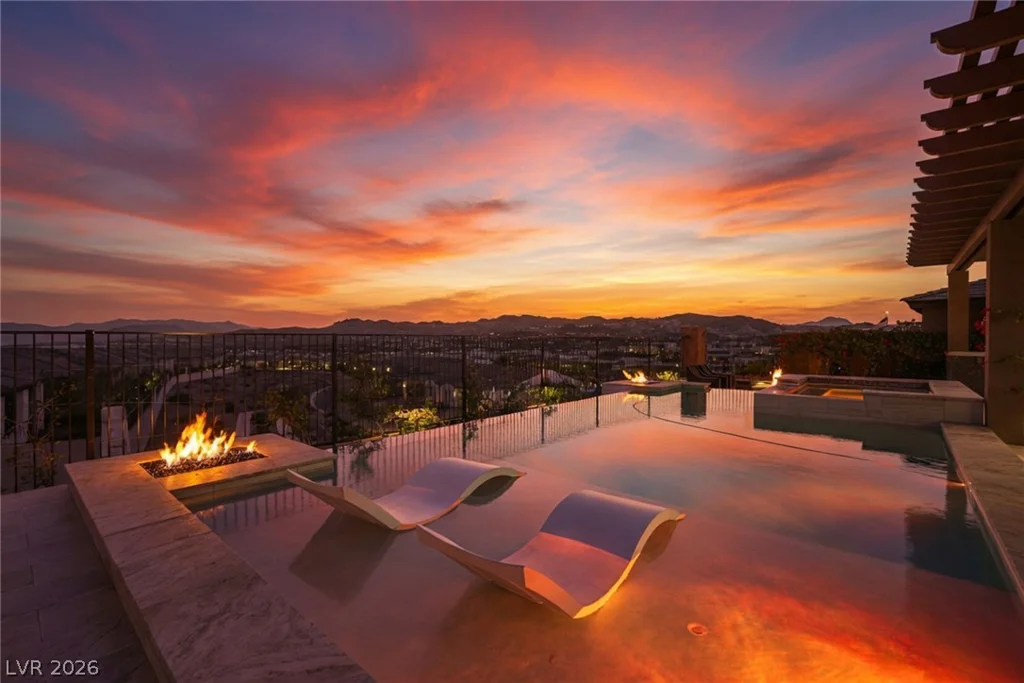 36 Cliffwater, Henderson, NV 89011