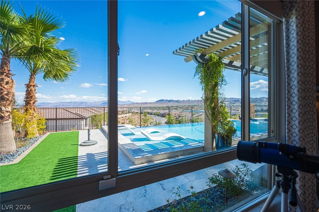 36 Cliffwater, Henderson, NV 89011
