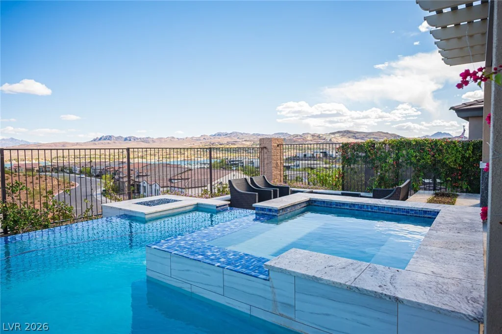 36 Cliffwater, Henderson, NV 89011
