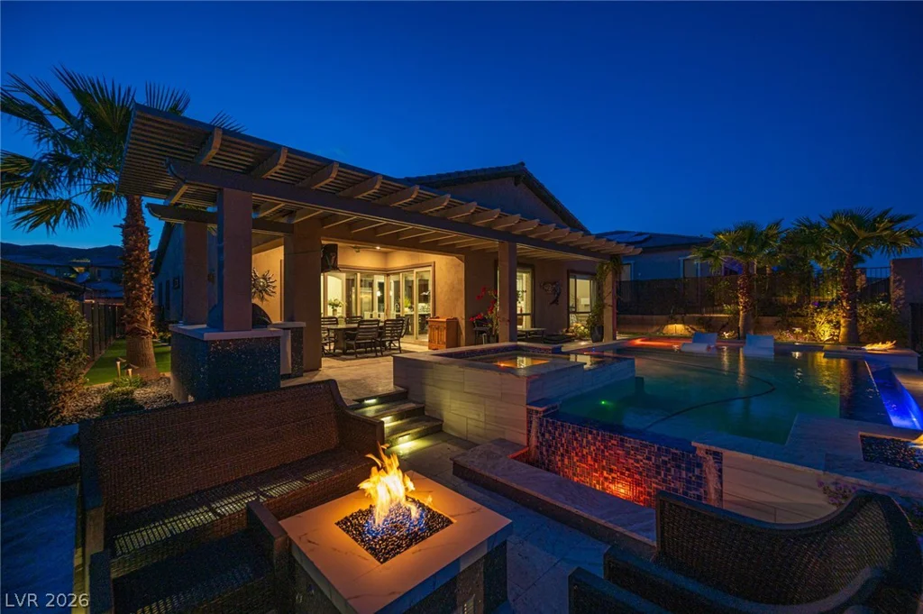 36 Cliffwater, Henderson, NV 89011