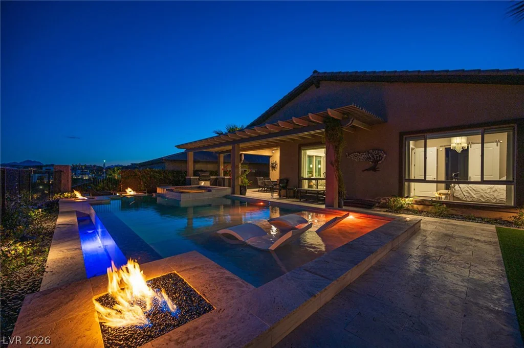 36 Cliffwater, Henderson, NV 89011