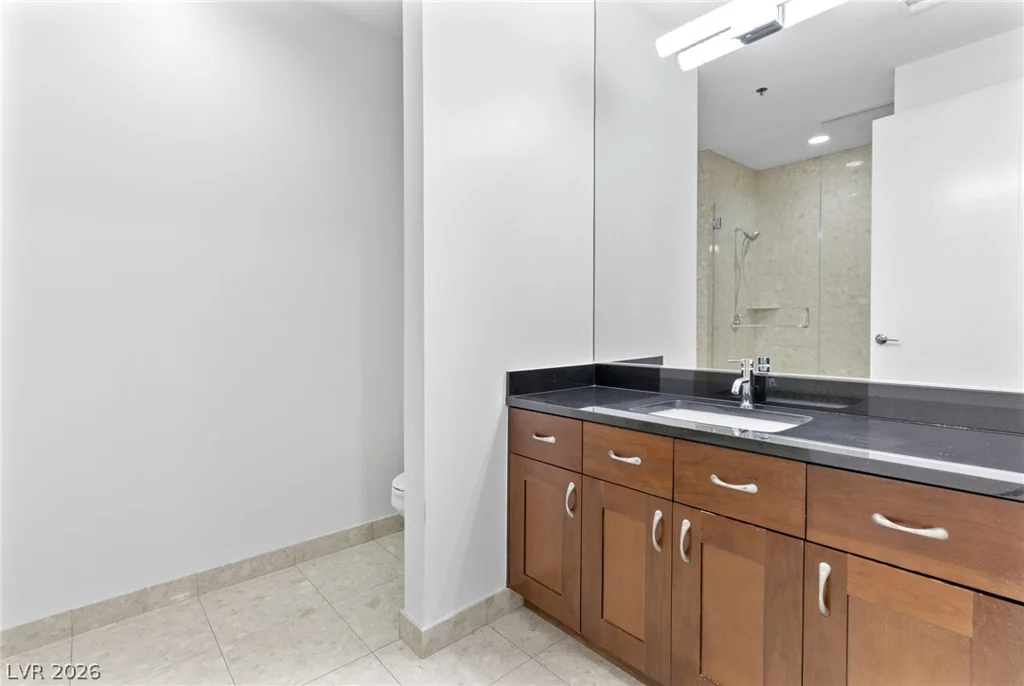 4525 Dean Martin, Las Vegas, NV 89103