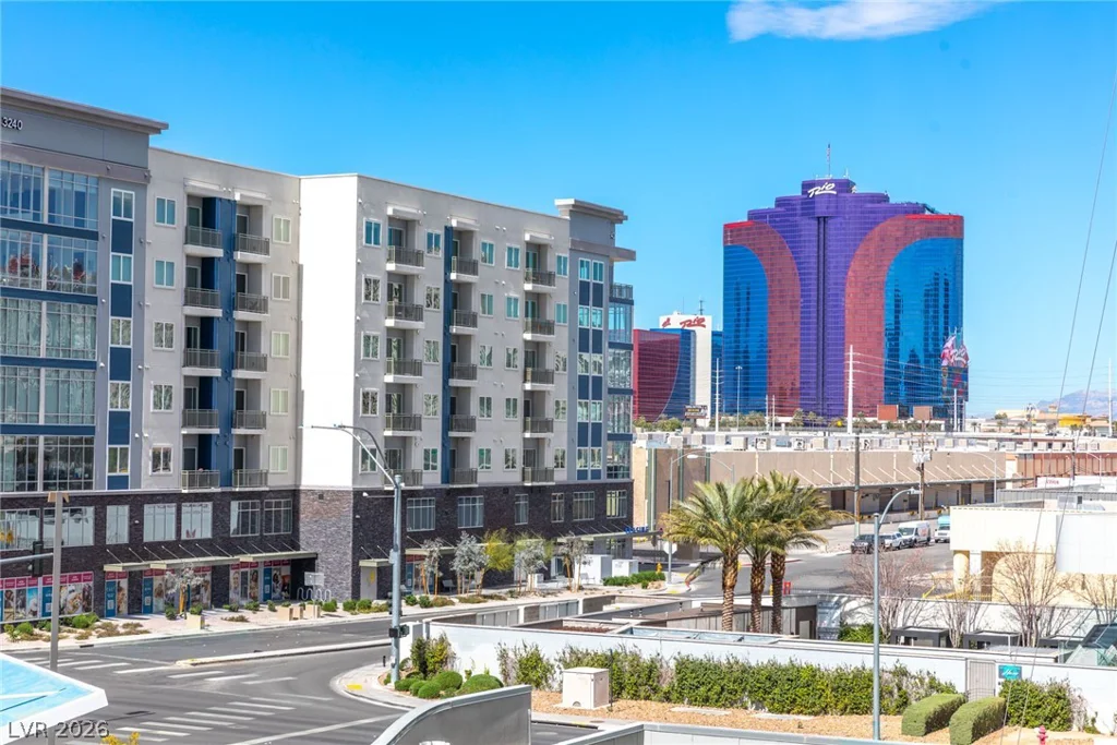 4525 Dean Martin, Las Vegas, NV 89103