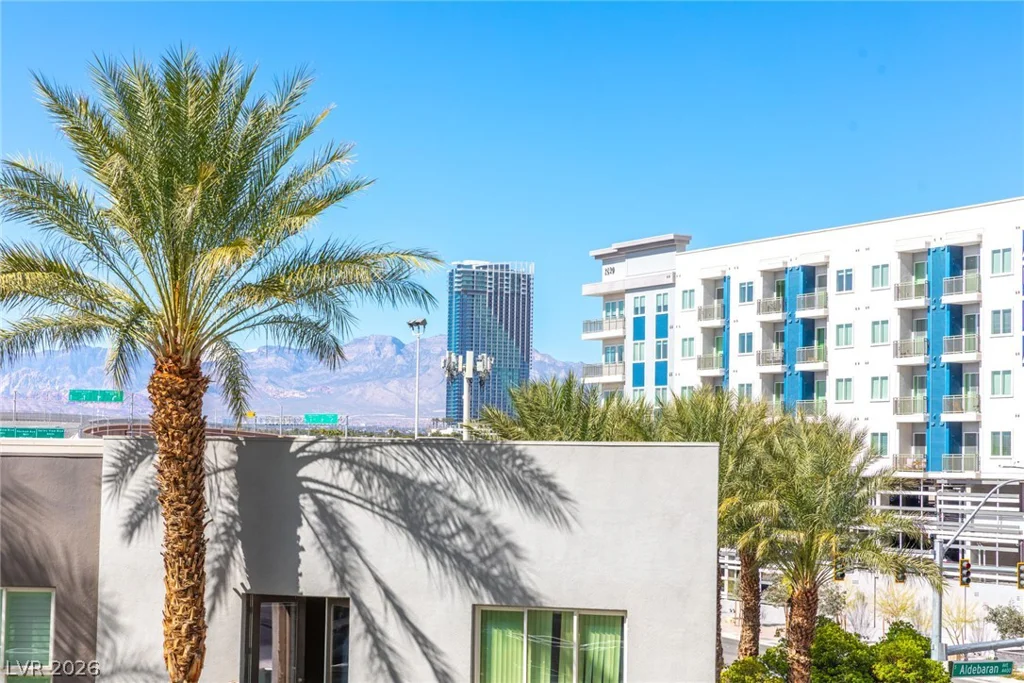 4525 Dean Martin, Las Vegas, NV 89103