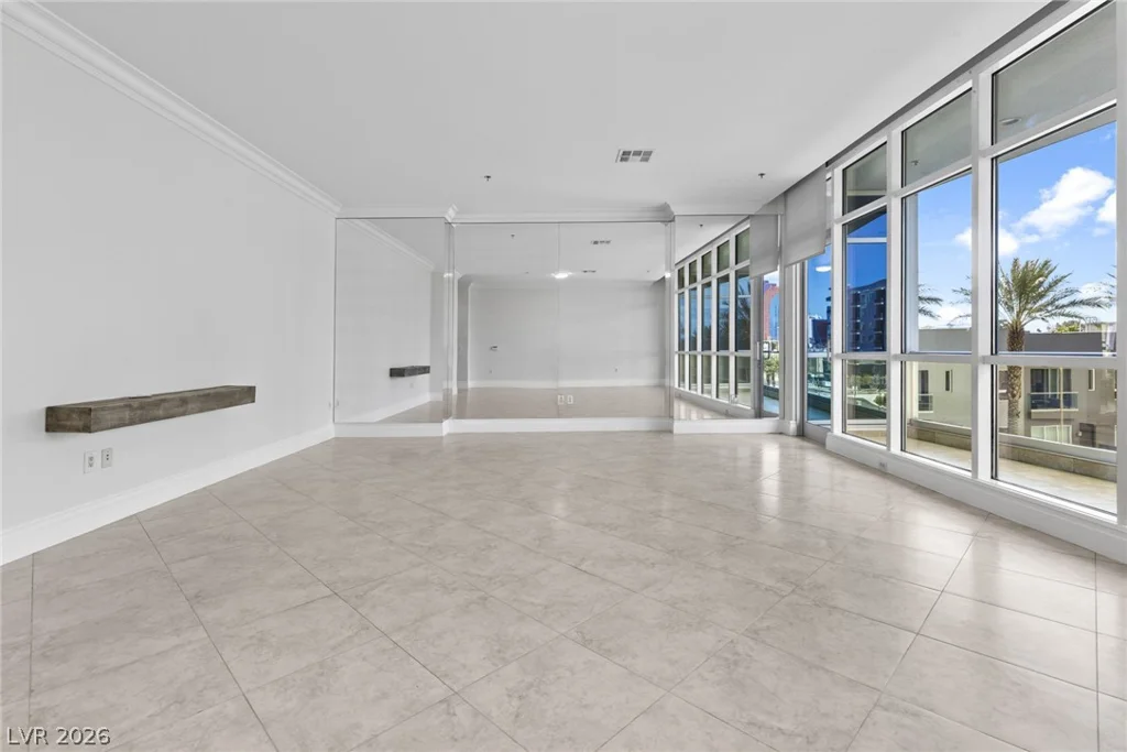 4525 Dean Martin, Las Vegas, NV 89103