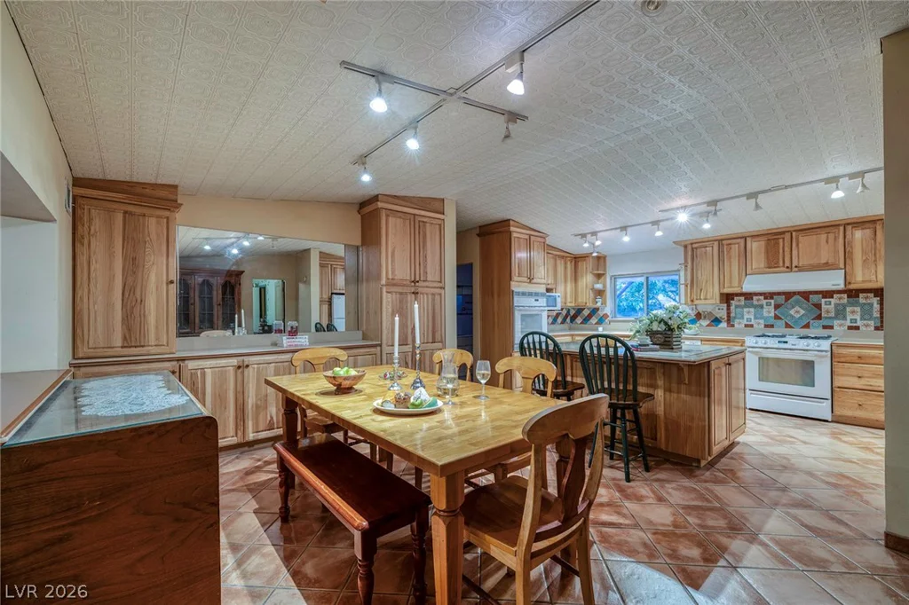 14525 Heyer, Las Vegas, NV 89161