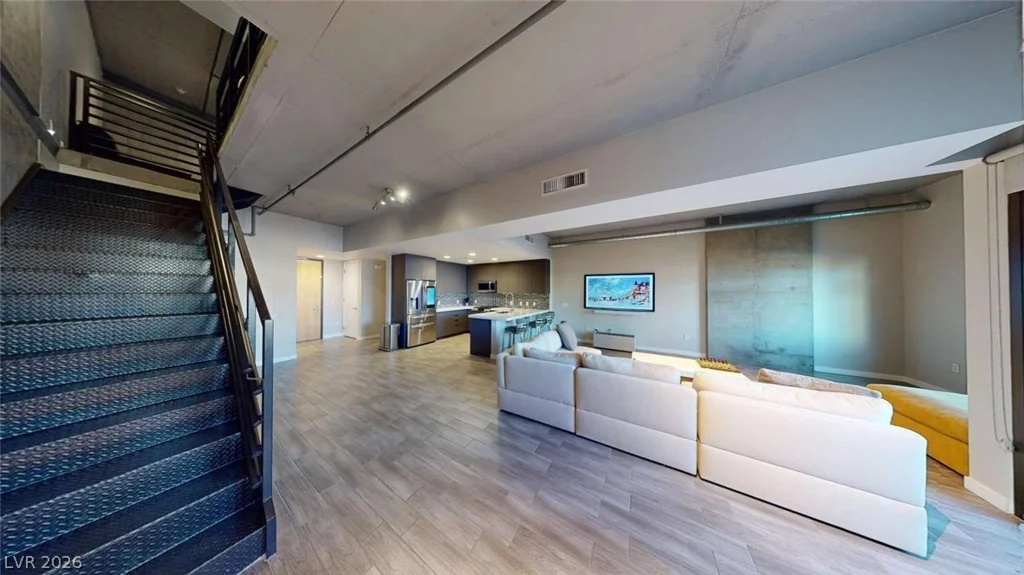 353 Bonneville, Las Vegas, NV 89101