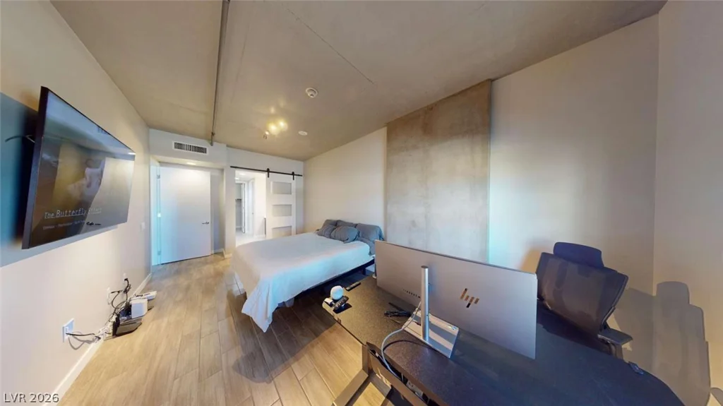 353 Bonneville, Las Vegas, NV 89101