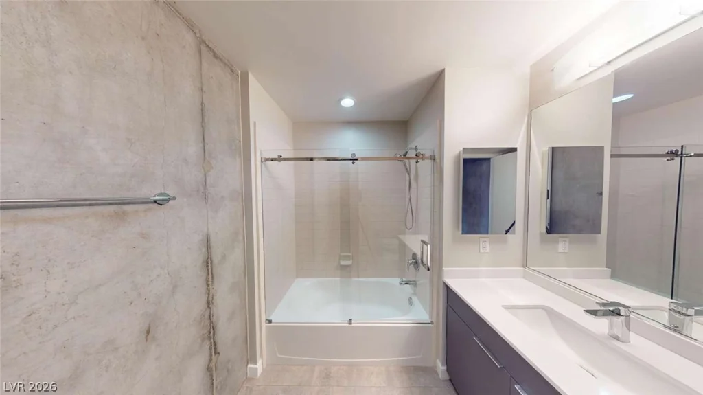 353 Bonneville, Las Vegas, NV 89101