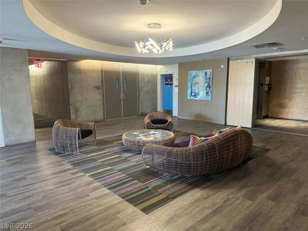 353 Bonneville, Las Vegas, NV 89101