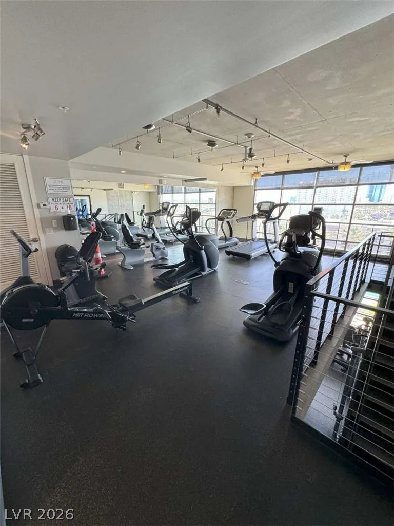 353 Bonneville, Las Vegas, NV 89101