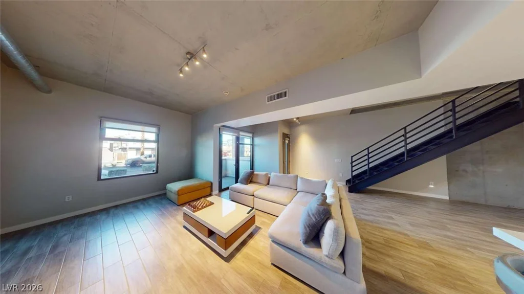 353 Bonneville, Las Vegas, NV 89101