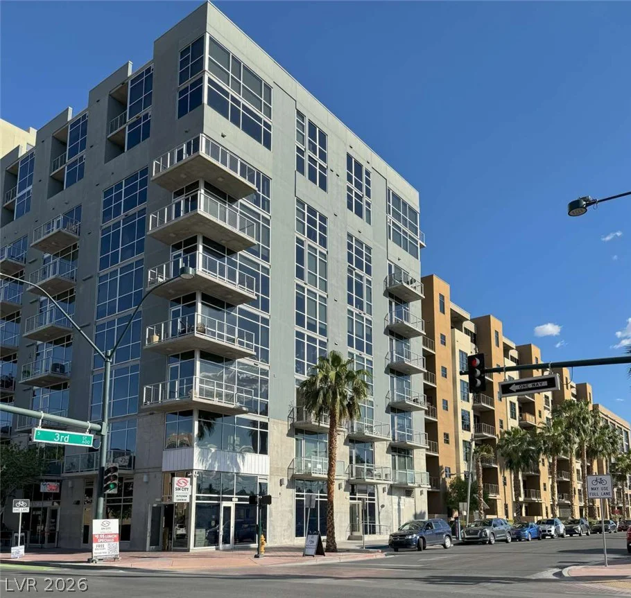 353 Bonneville, Las Vegas, NV 89101