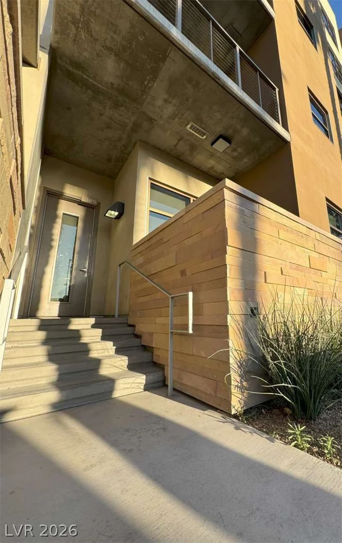 353 Bonneville, Las Vegas, NV 89101