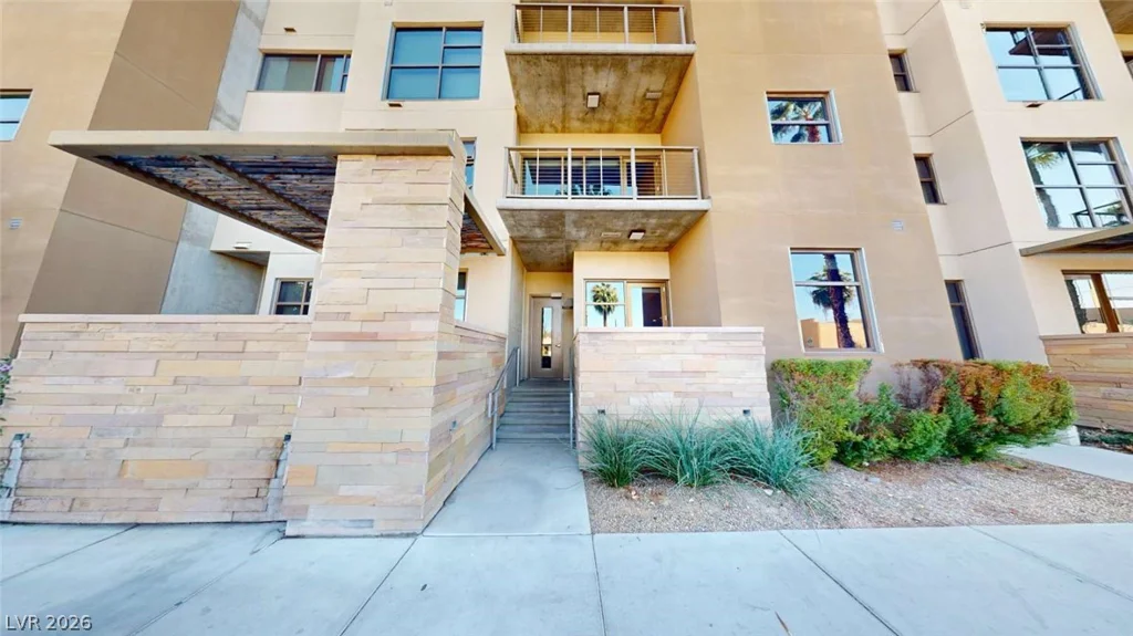 353 Bonneville, Las Vegas, NV 89101