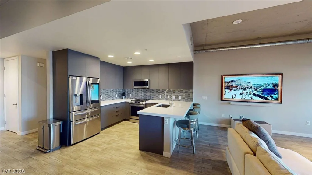 353 Bonneville, Las Vegas, NV 89101