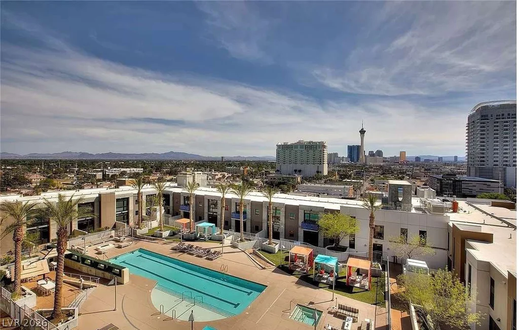 353 Bonneville, Las Vegas, NV 89101
