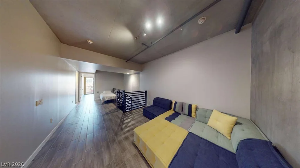 353 Bonneville, Las Vegas, NV 89101