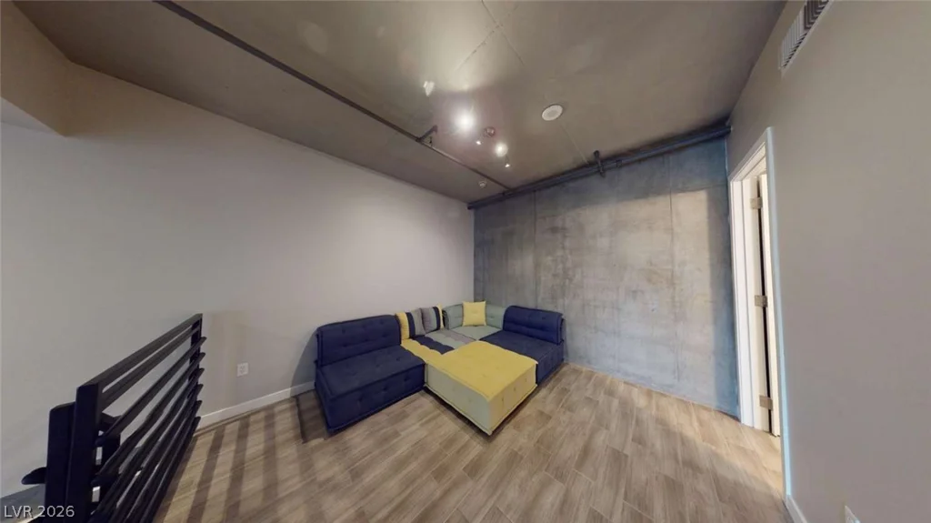 353 Bonneville, Las Vegas, NV 89101