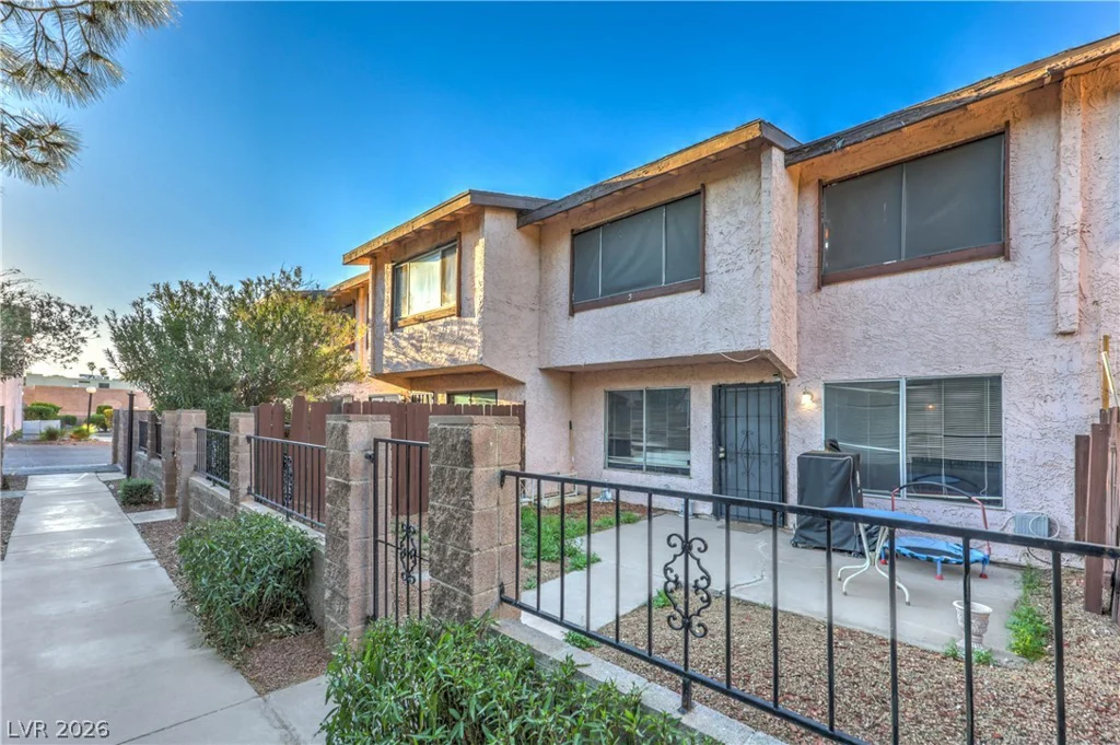 4338 Caliente, Las Vegas, NV 89119