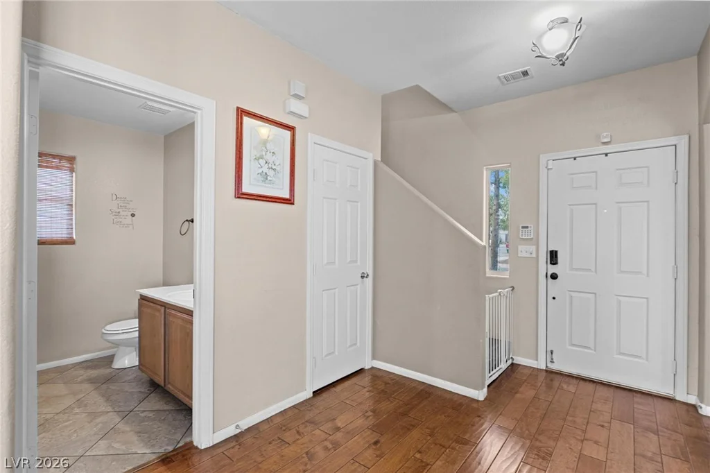 6048 Puesta Del Sol, North Las Vegas, NV 89081