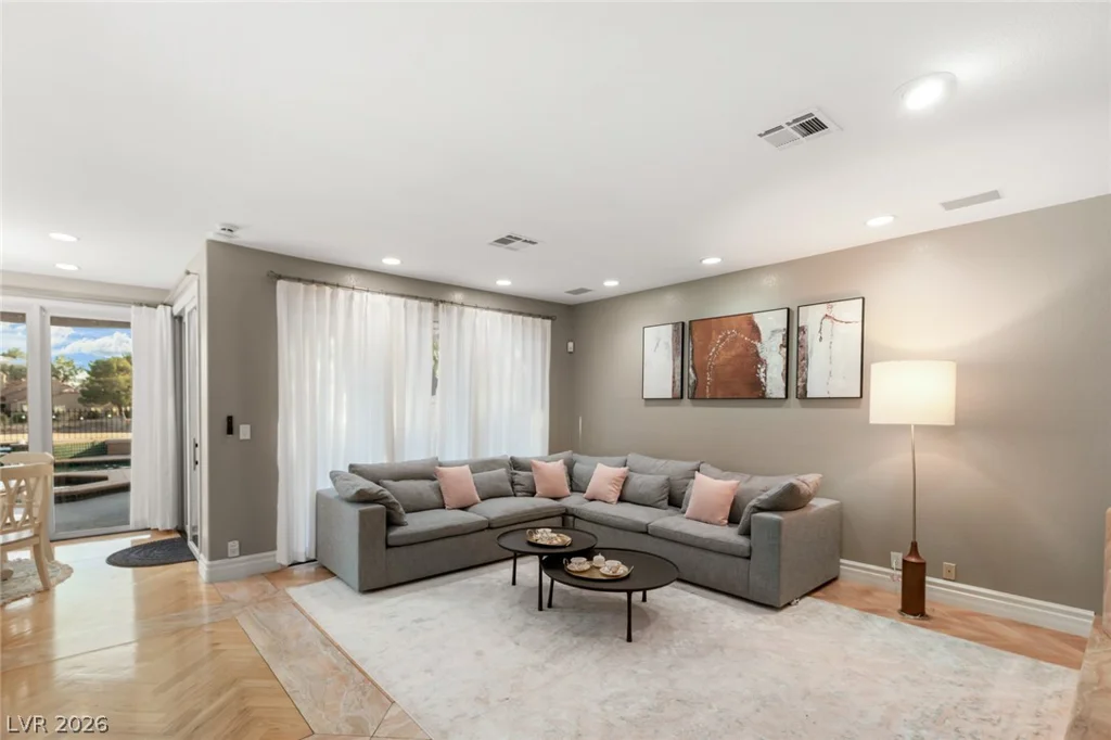 7825 Rancho Mirage, Las Vegas, NV 89113