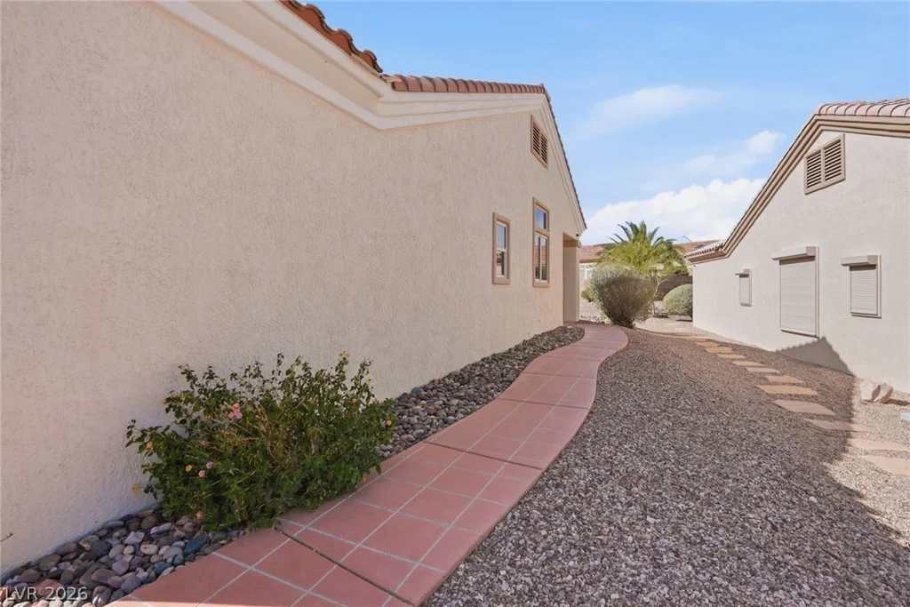 10508 Mission Lakes, Las Vegas, NV 89134