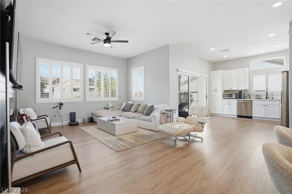 10508 Mission Lakes, Las Vegas, NV 89134