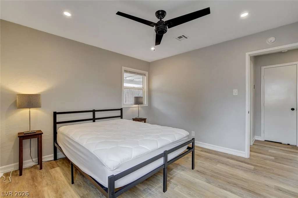 1017 Oakey, Las Vegas, NV 89104