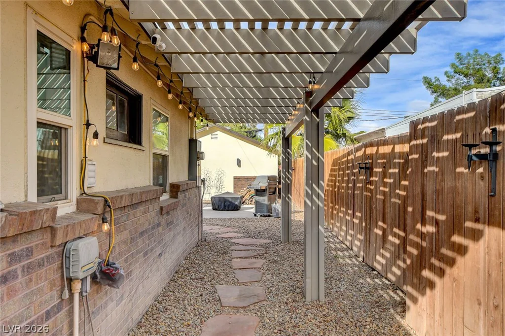 1017 Oakey, Las Vegas, NV 89104