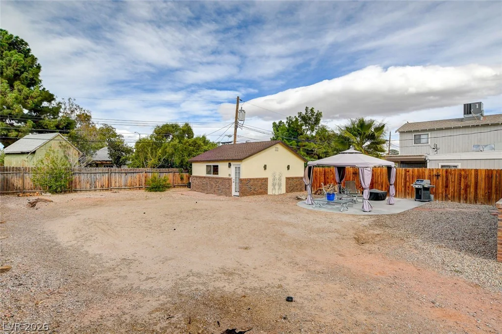 1017 Oakey, Las Vegas, NV 89104