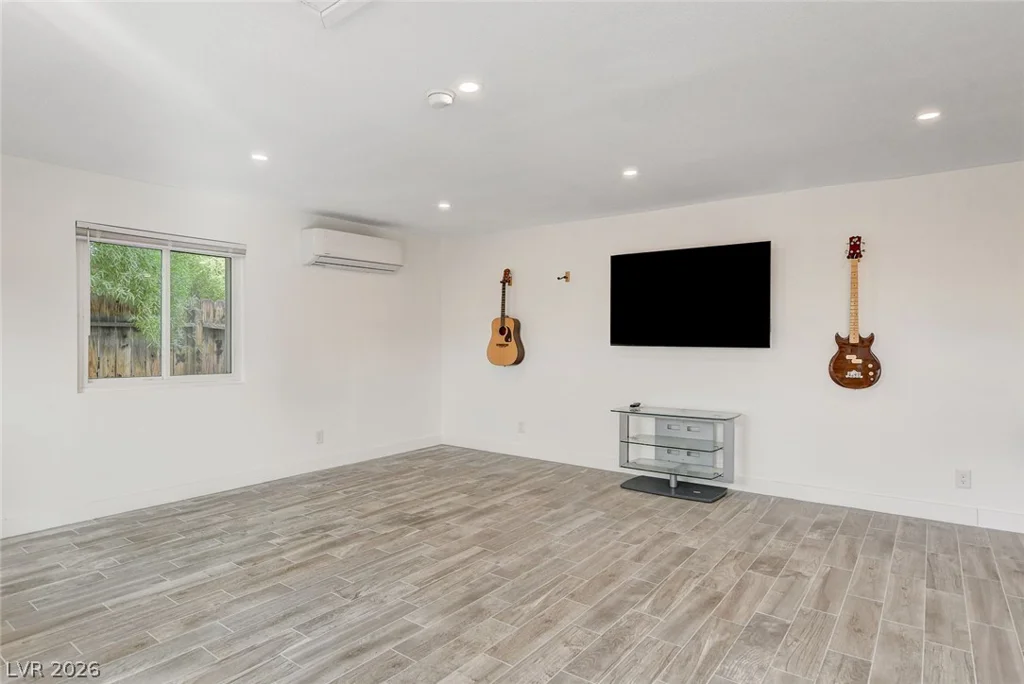1017 Oakey, Las Vegas, NV 89104