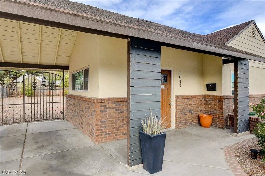 1017 Oakey, Las Vegas, NV 89104