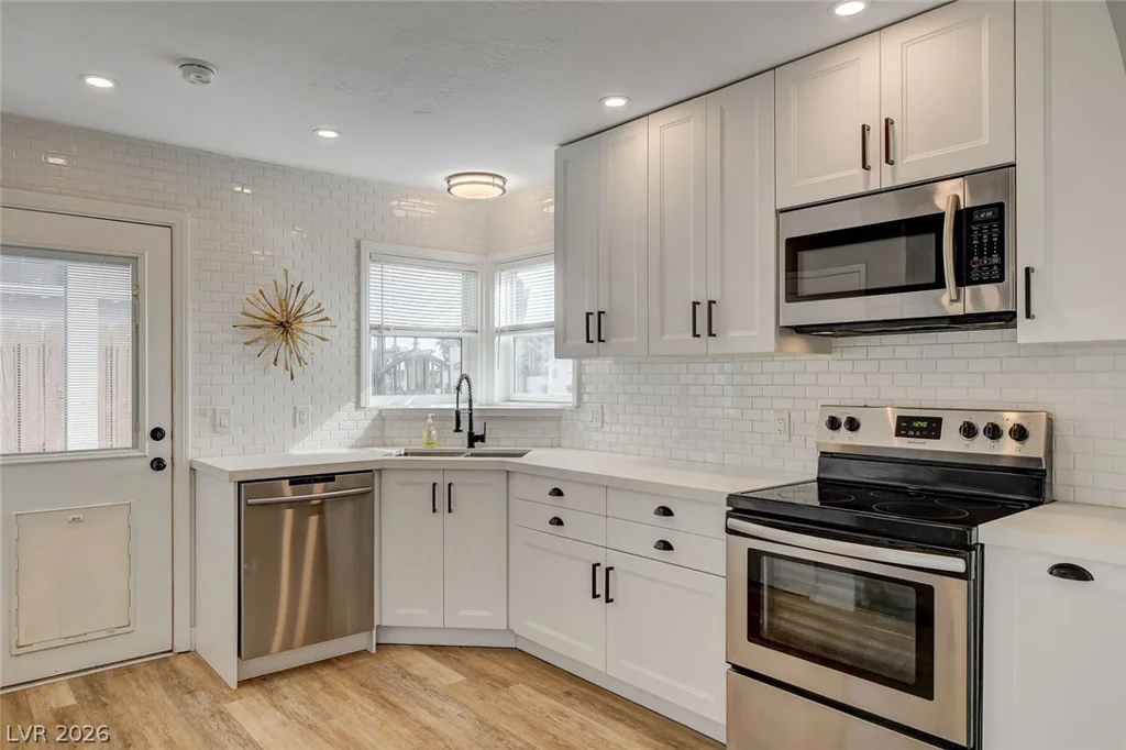 1017 Oakey, Las Vegas, NV 89104