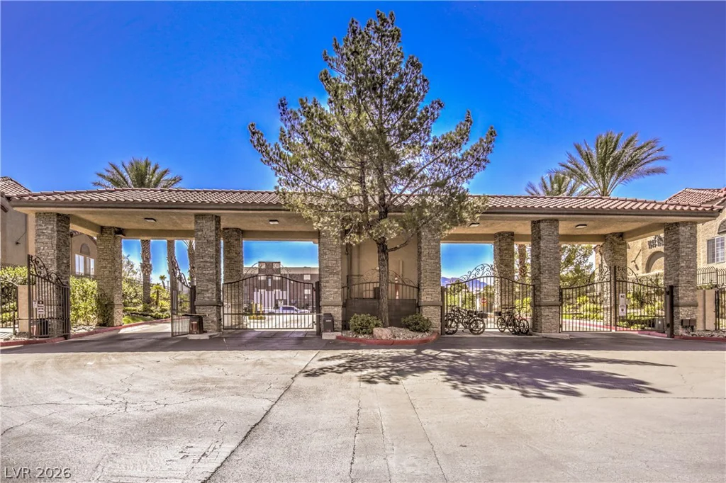 2200 Fort Apache, Las Vegas, NV 89117