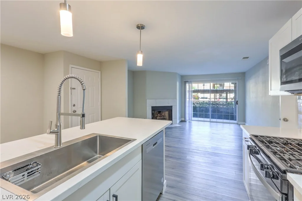2200 Fort Apache, Las Vegas, NV 89117