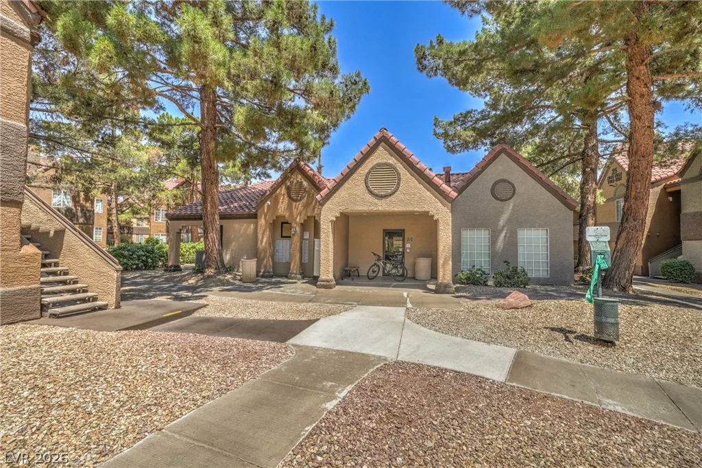 2200 Fort Apache, Las Vegas, NV 89117